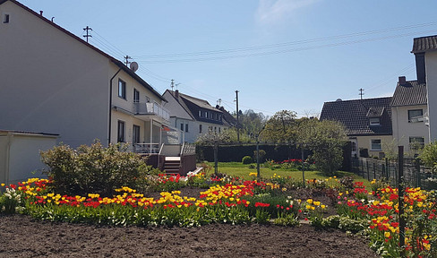 Provisionsfrei: Liebevoll gepflegtes Einfamilienhaus mit schönem Garten