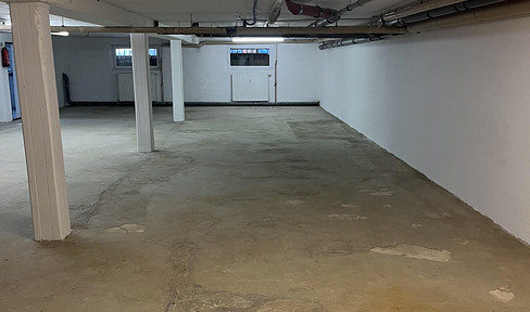 Heated storage space for rent with! Use of a freight elevator possible.