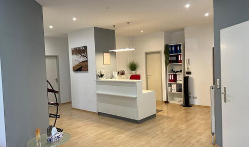 Store or office in busy location in Olching - office, store, law firm, practice etc.