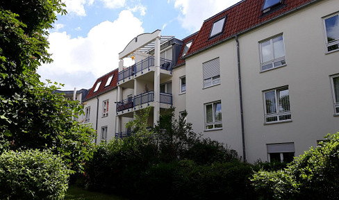 3-room apartment with bath, new EBK, loggia, underground parking space in a quiet, idyllic location