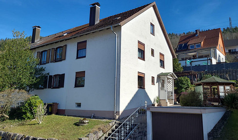 Attraktives 3-Raum-Reihenendhaus in Gernsbach – Preiswertes Wohnen mit Entwicklungspotenzial