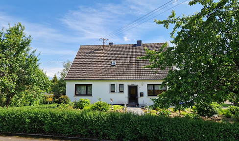 Well-kept semi-detached house in a beautiful residential area in Mastershausen