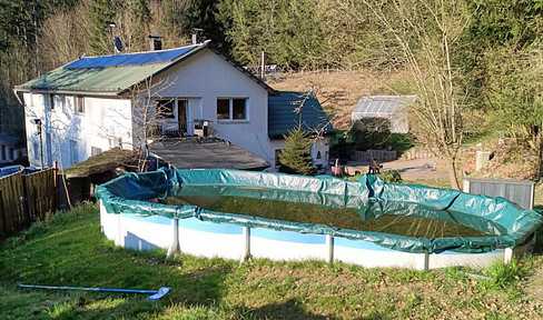 Zweifamilienhaus am Waldrand