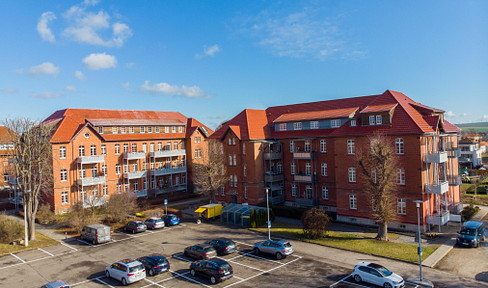 Feel at home in a 2-room apartment in Bad Langensalza, Kastanienpark.