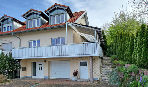 Practical semi-detached house in a quiet, panoramic location