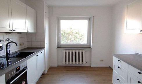 Helle, bezugsfertig modernisierte Wohnung mit EBK und unvergleichbarer Aussicht