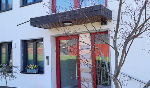 2,5 Zimmerwohnung 60 m² zentral und ruhig gelegen, saniert, Erstbezug