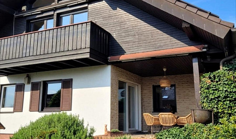 Modernized family home with potential for an independent living unit, solar panels, underfloor heating, and an energy efficiency rating of B.