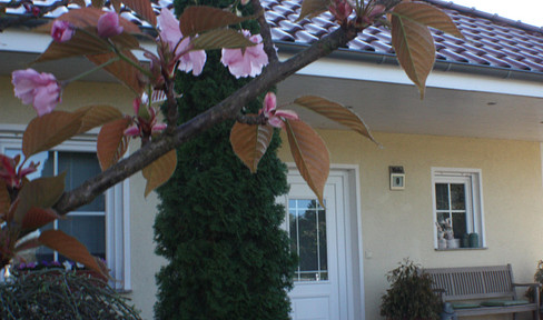 Your new home! Beautiful detached house on one floor with large garden!