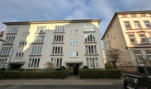 Erstbezug nach Renovierung: 3ZKB in Top-Lage Frankfurt! Perfekt für Berufstätige & junge Paare