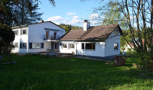 Großes EFH/ZFH mit riesigem Garten + angrenzendes Baugrundstück