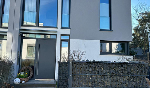 Exclusive semi-detached house with garden in Friedrichsdorf/Dillinger Hang