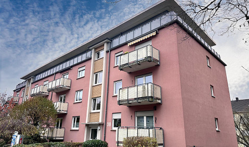 Attractive 3-room apartment in a central location on Bännjerrück, including a garage.