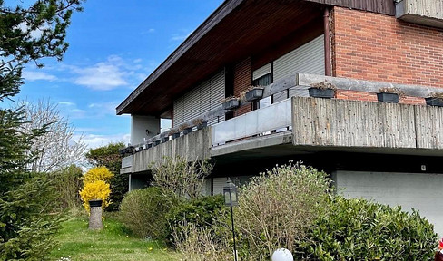Sichere Geldanlage! Großes Grundstück mit Architektenhaus und angrenzendem Bauplatz.