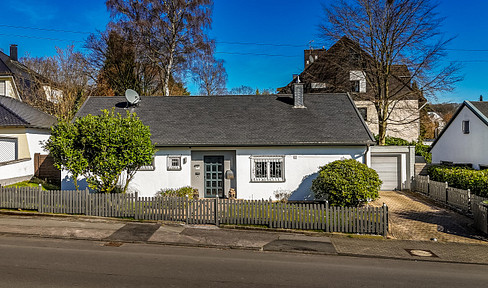 Freistehendes Einfamilienhaus mit schönem Garten und grosser Terrasse