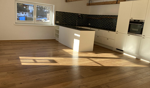 Attractive 4-room apartment with garden & very good connections