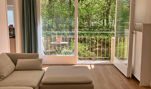 Free of commission: Free "open-air apartment" with balcony and park view Hansaviertel