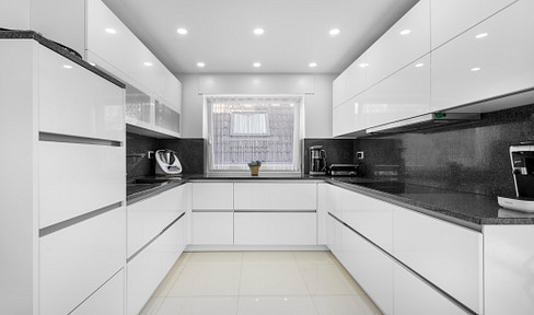 Modern 4-room apartment with high-quality fitted kitchen and 2 balconies in Egelsbach