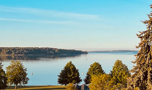 Lake view - Panorama on the Müritz - Modern residential building with further development potential