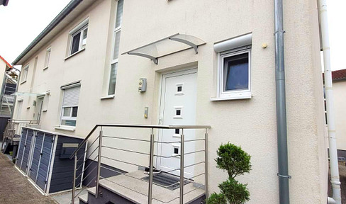 Attraktive Doppelhaushälfte mit moderner Ausstattung, Sauna und großer Sonnenterrasse