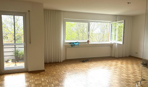4 Zi. familienfreundliche Wohnung mit sonnigem Balkon in Grünruhelage, ab sofort