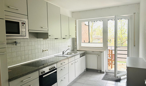 4 Zi. familienfreundliche Wohnung mit sonnigem Balkon in Grünruhelage, ab sofort