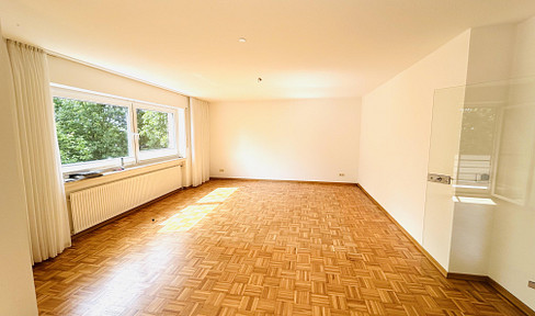 4 room family-friendly apartment with sunny balcony in a quiet green area, available immediately