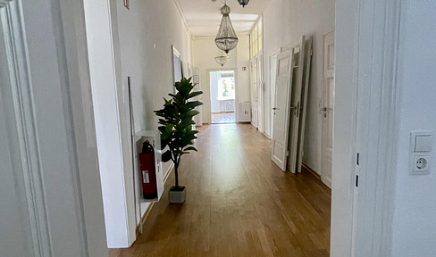 Prestigious office and practice space on Jasperallee