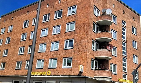 Solide 4-Zimmer-Wohnung mit zwei Balkonen in Stadtparknähe – Im Herzen von Barmbek