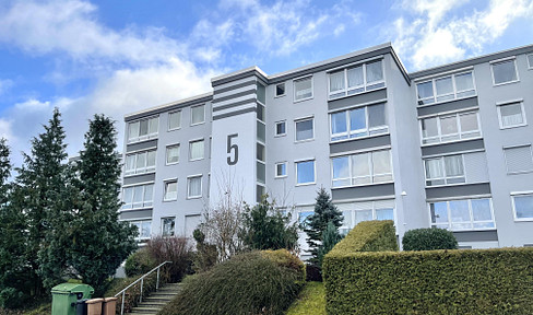 Commission-free & high-quality refurbishment: 3-room apartment with balcony in Giebelheide