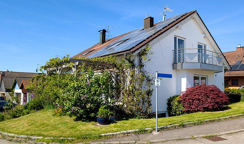 Energetically well modernized DHH in a quiet location on the outskirts