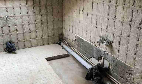Detached house in need of renovation & gutting