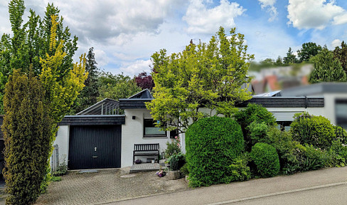 Wohnoase am Waldrand: Stilvolle 5,5-Zimmer-Doppelhaushälfte in Waldenbuch