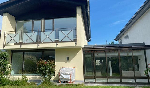 Hübsches, sehr komfortables, rundum saniertes Reihenhaus, in absoluter Ruhelage