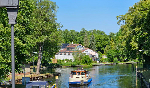 FREE OF PROVISION - Attractive building plot, just a few meters from the water