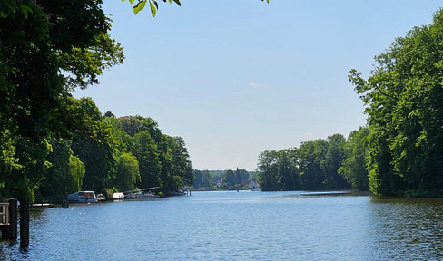 FREE OF PROVISION - Attractive building plot, just a few meters from the water
