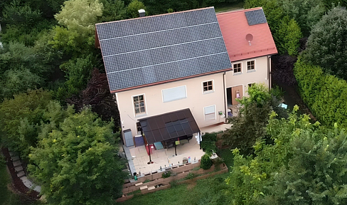 Arrive at home - surrounded by nature, with space for your ideas