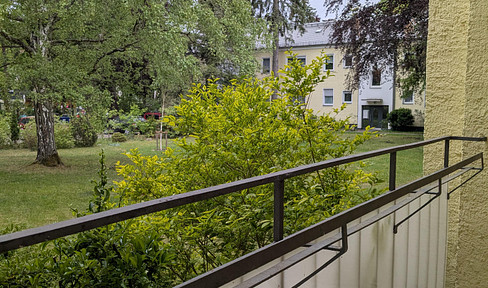 Charmante 3,5-Zimmer-Wohnung mit Loggia in begehrter Grünlage – Nähe S-Bahnhof Schlachtensee