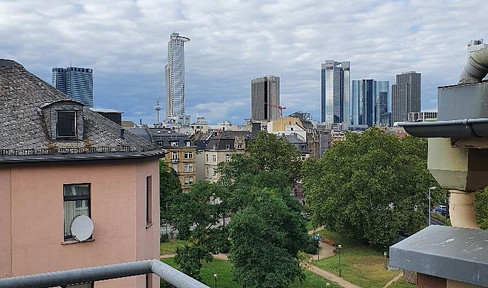 Schicke lichtdurchflutete Maisonette-Wohnung in zentraler Lage - frei und bezugsfertig