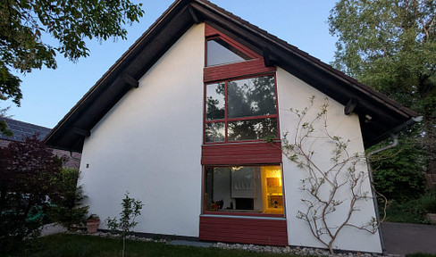 Beautiful detached house for family and home office