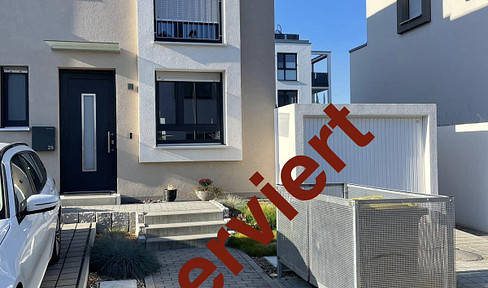 Free of commission! Exclusive terraced house with roof terrace and sauna