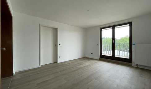 Penthouse - first occupancy after core renovation (as good as new) incl. electrical appliances