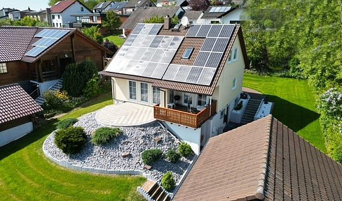 Detached house Zierenberg OT, low-energy, solid basement, garage/carport, PV