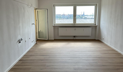 First occupancy after refurbishment and 2-min to U3/U6-Implerstraße (DE / EN)