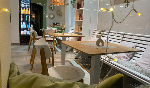 Ice cream parlor , Ice cream parlor , Café , Bakery , Confectionery