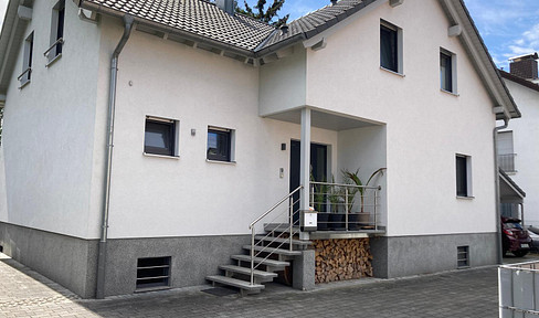 Spacious 5-room detached house in Hemsbach with carport & premium interior fittings