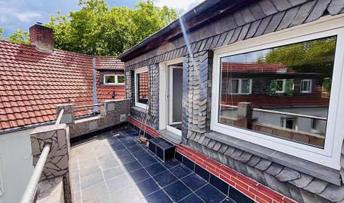 Penthouse with roof terrace in the water district - quiet & green between the inner harbor and the city