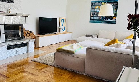 Apartment - "house within a house" approx. 260 sqm living and usable area - 1000 sqm plot for sole use