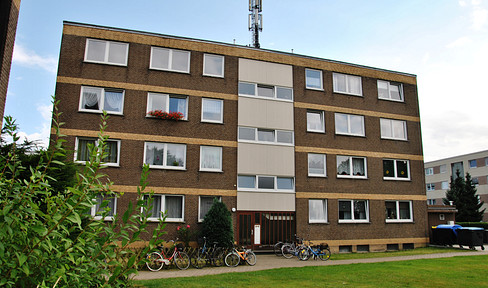 Modern, large 4.5 room apartment (approx. 98 m²) with balcony