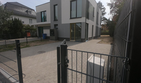 New build-150 m² in Berlin-Müggelheim | A+ | roof terrace & 2 parking spaces | ready for immediate occupancy